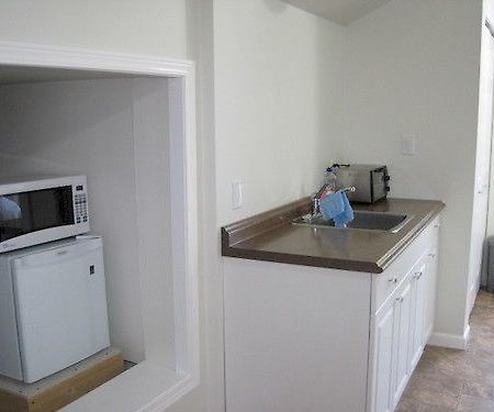 Cadboro Bay Bed & Breakfast Victoria Bagian luar foto